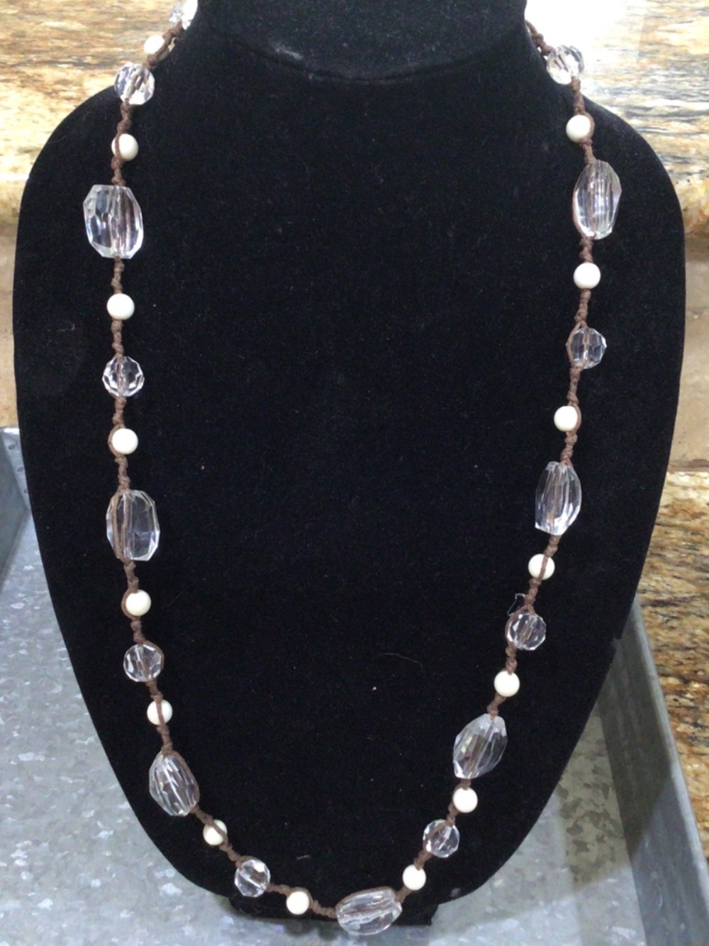 Lot of two fun necklaces. Can be worn individually or together great shape. - Picture 5 of 8